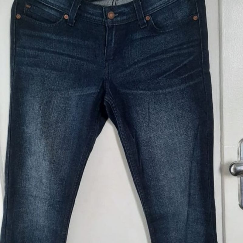 Demi curve clearance levis