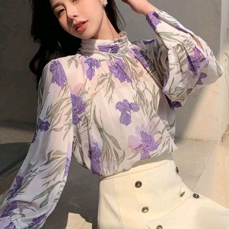 Linda Blusa Floral com Lilas Usado 106258427 enjoei