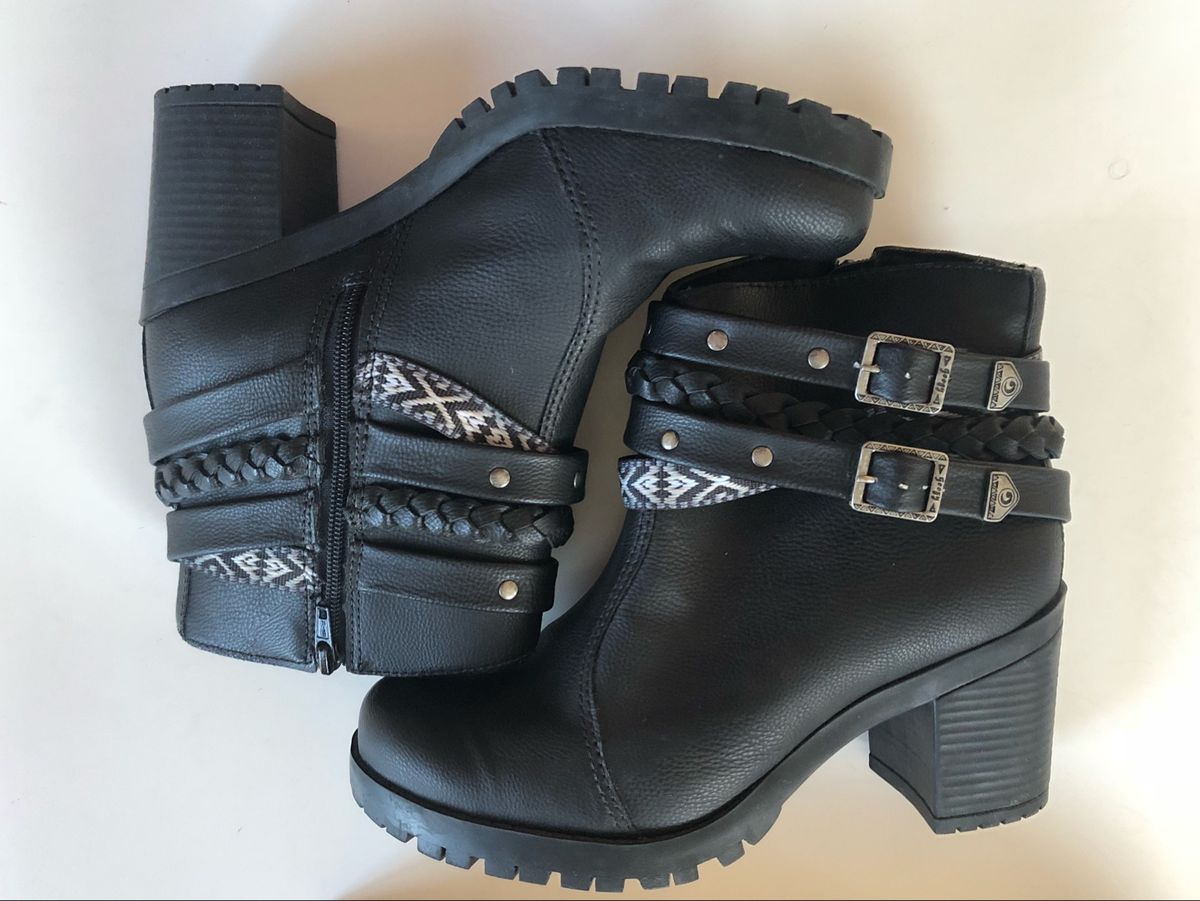 bota preta verniz cano curto