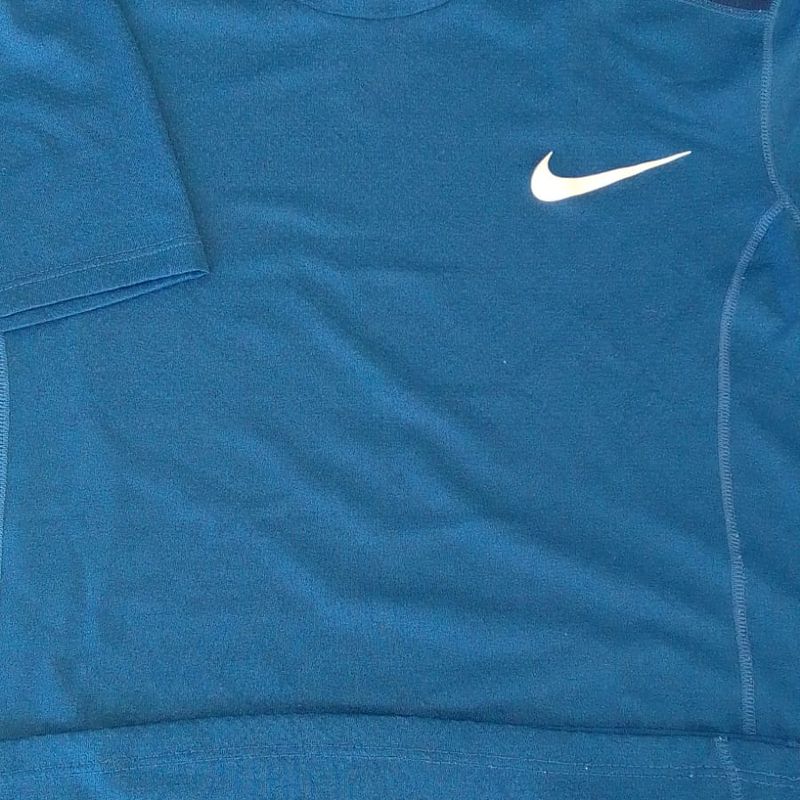 Camiseta Nike Dri-FIT Swoosh Fly Feminina - Nike