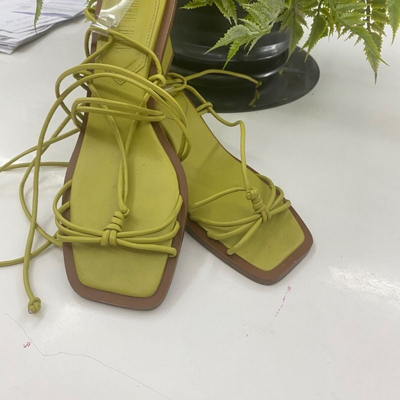 Linda Sandália Salto Baixo Santa Lolla Sandália Feminina Santa Lolla  Usado 98626544 enjoei