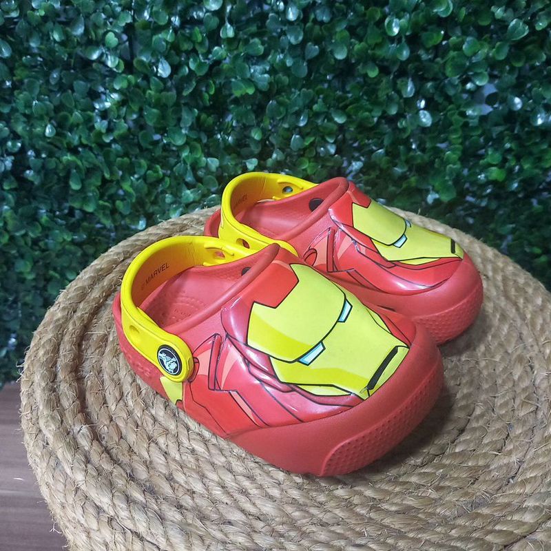 Lindo Crocs Iron Man Que Acende a Luz Original Tamanho 23. Crocs Usado 109880380 enjoei