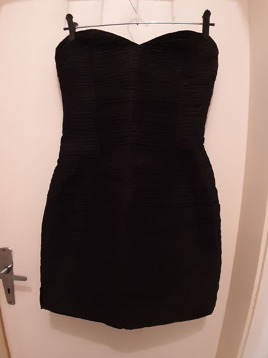 vestido tubinho preto tomara que caia