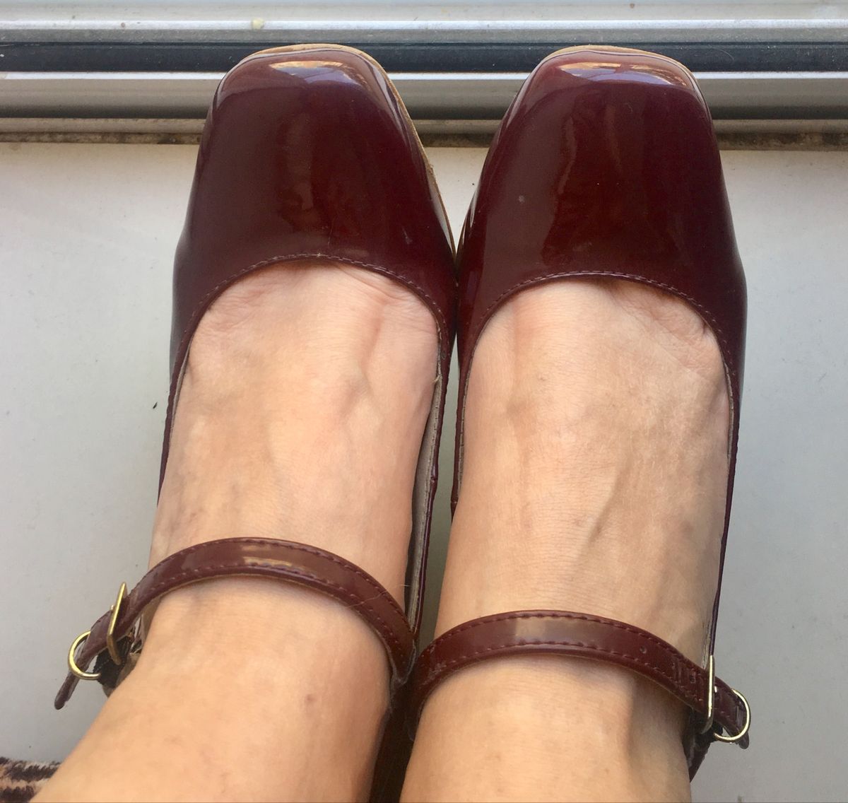 sapato estilo boneca com salto quadrado