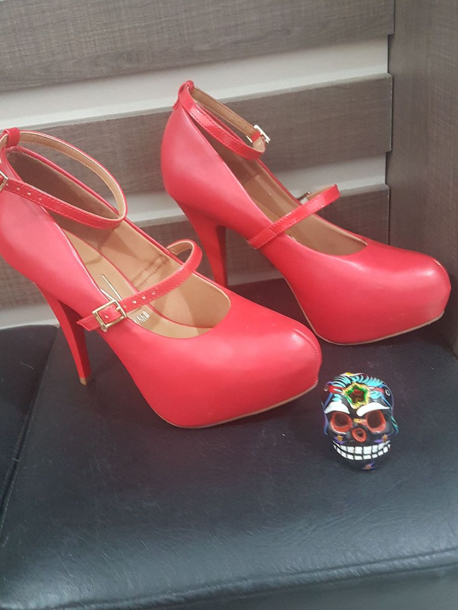 sapato vermelho feminino