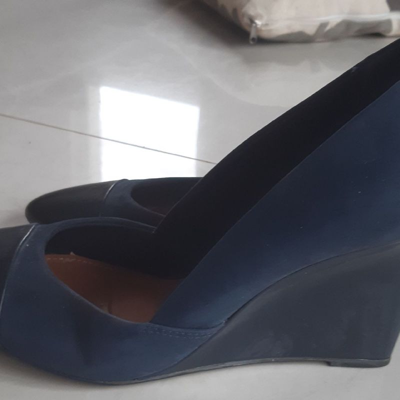 Scarpin anabela hot sale arezzo