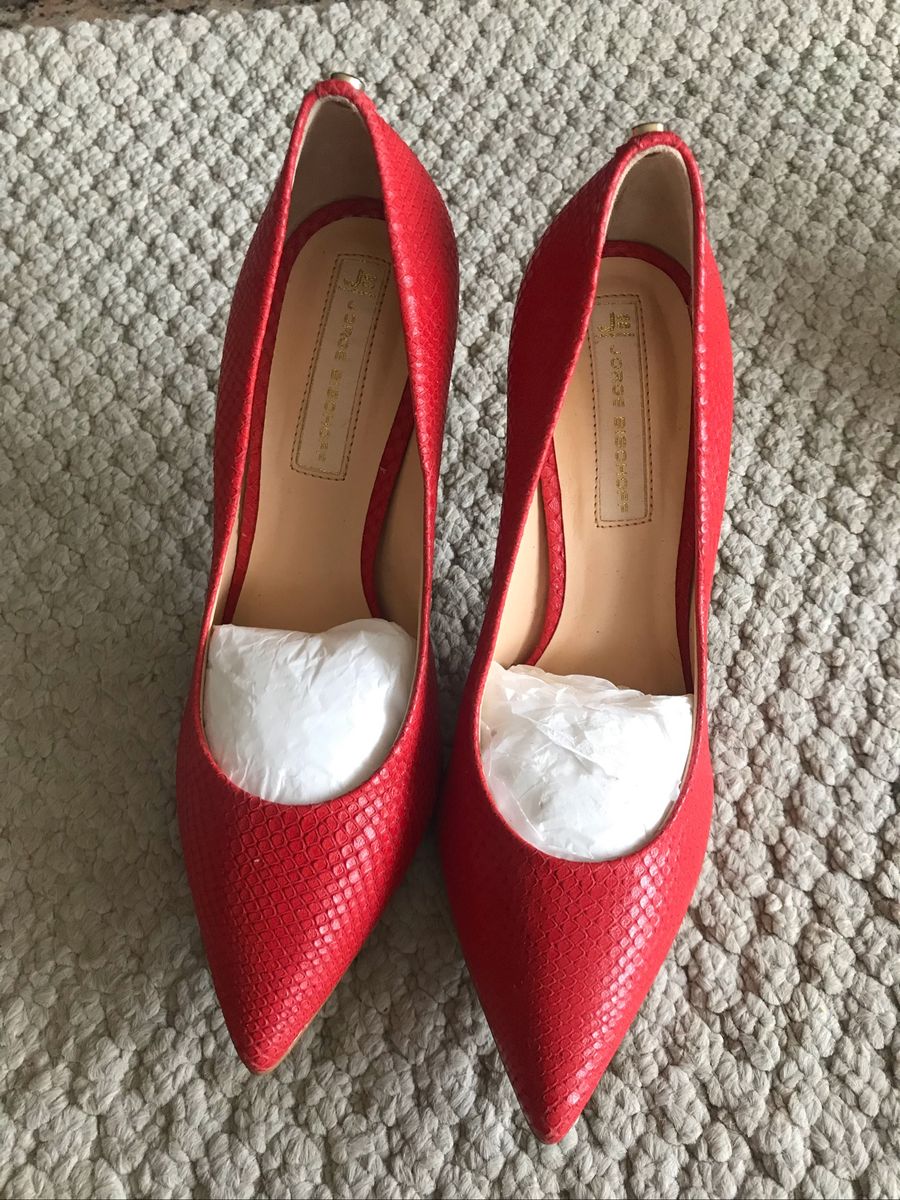 jorge bischoff scarpin vermelho