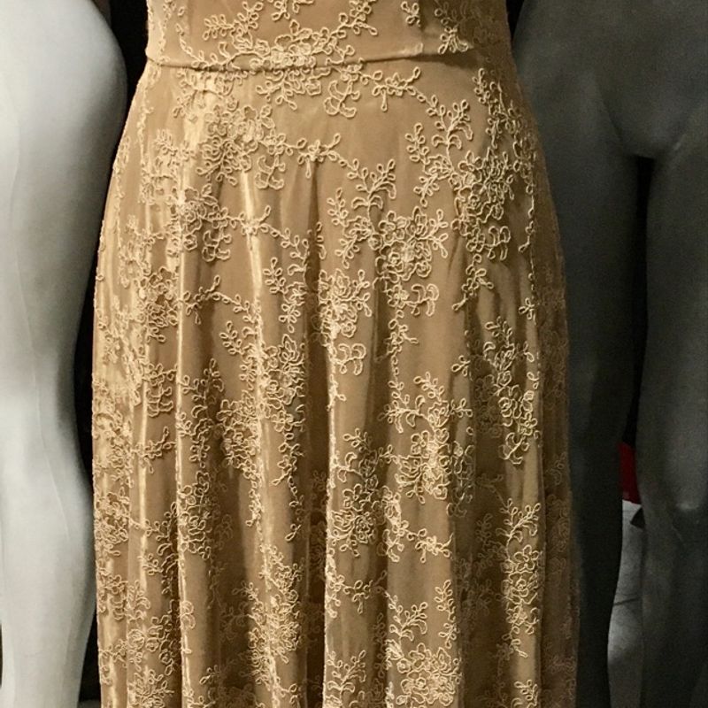 Vestido hot sale dourado escuro