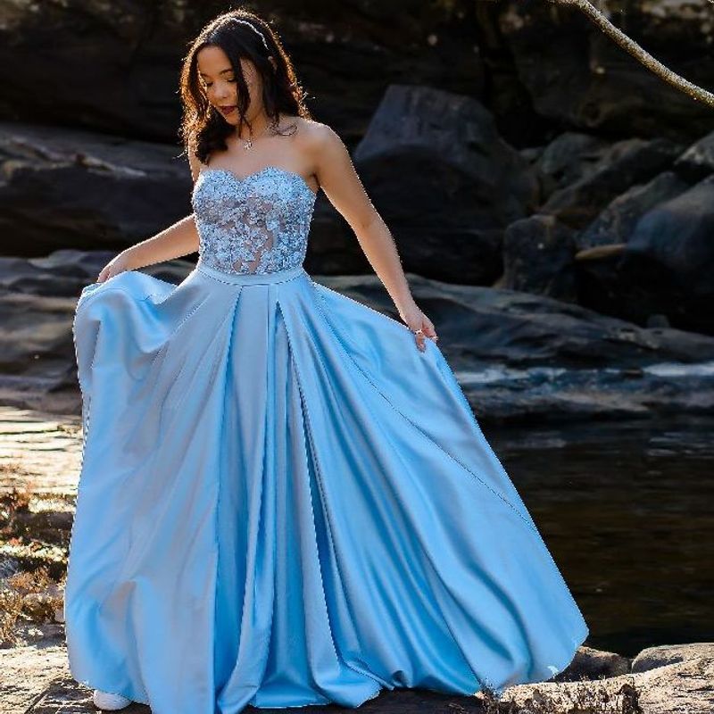 Lindo Vestido Debutante em Ateliê Mozzart Usado 102735001