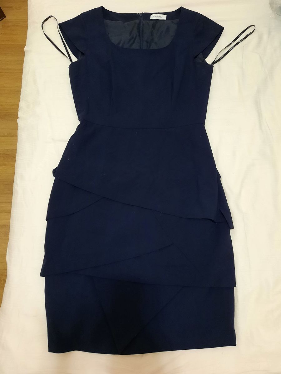 vestido calvin klein social