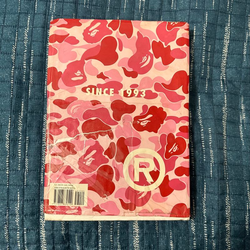 Livro a Bathing Ape - Rizzoli de 2008 Usado Raro! | Rizzoli Usado