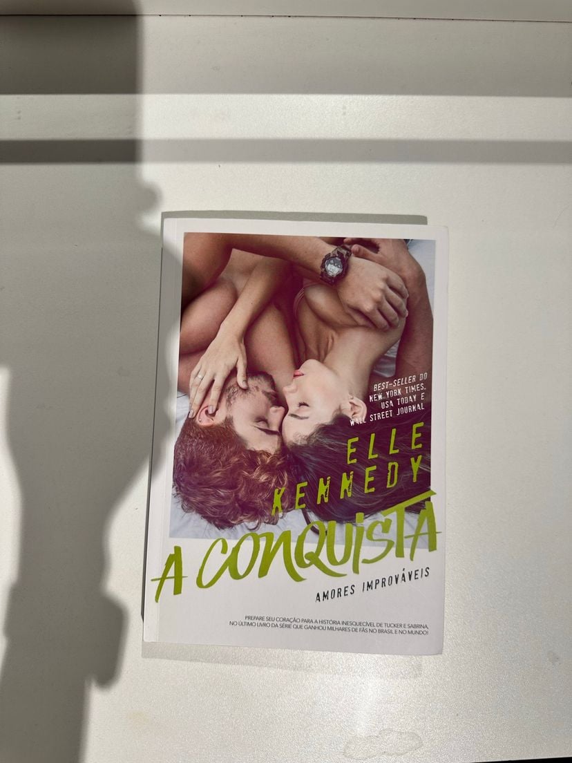 Livro a Conquista | Elle Kennedy Off Campus | Livro A Conquista Usado ...