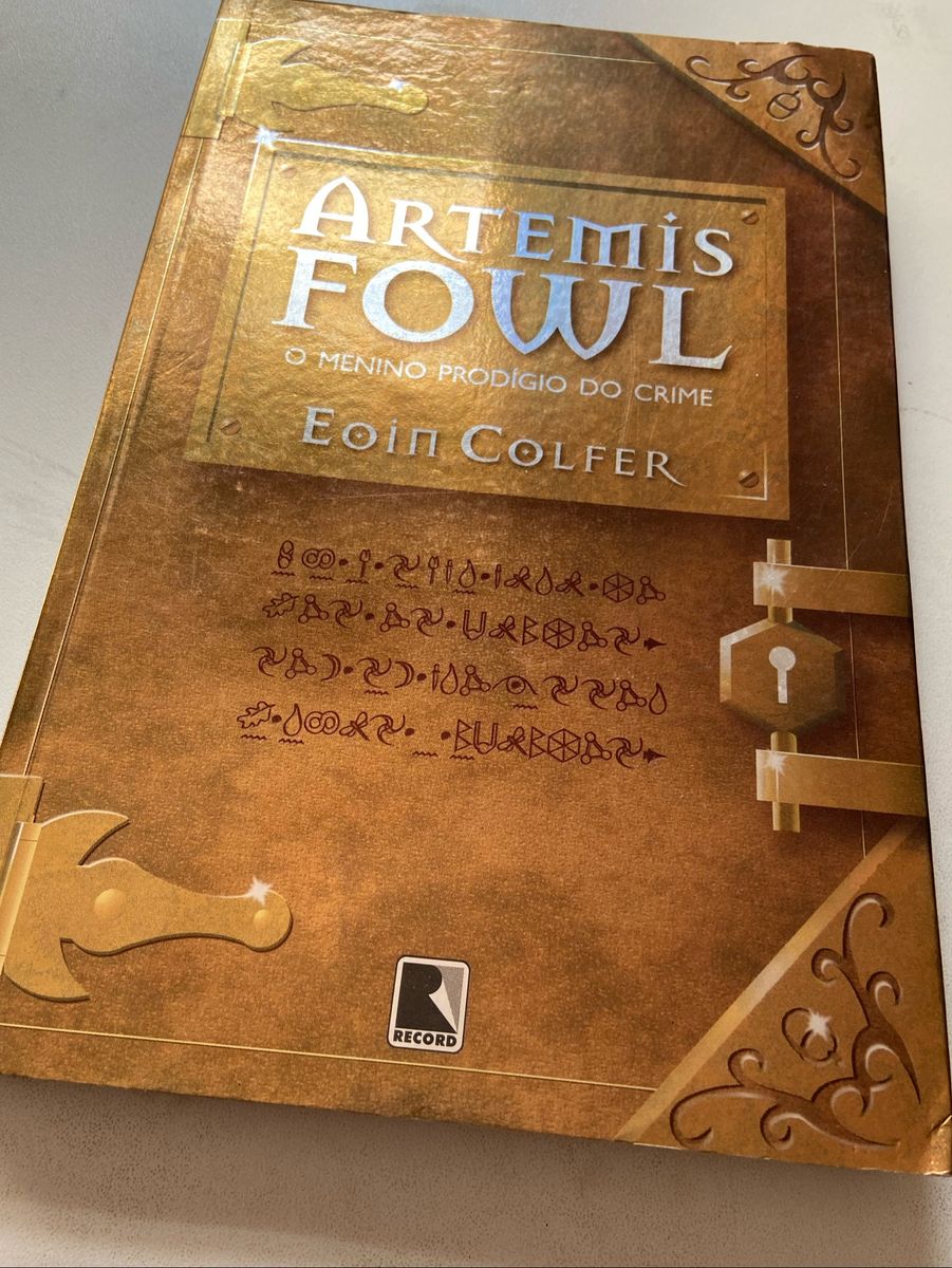 Livro Artemis Fowl - O Menino Prodigio Do Crime