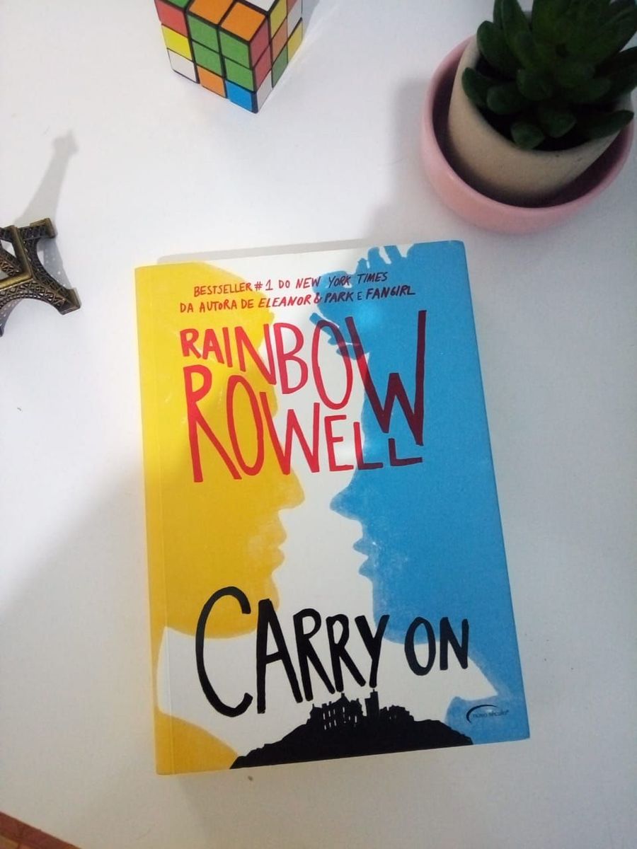 Livro Carry On. Ascensão e Queda de Simon Snow Livro Editora Novo Século Nunca Usado