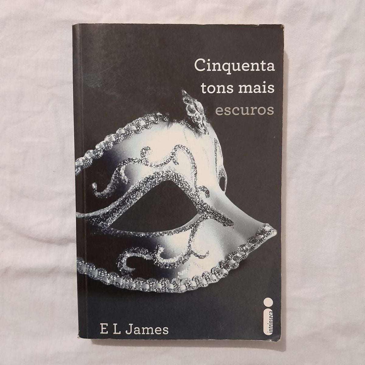 Livro Cinquenta Tons Mais Escuros | Livro Usado 100476115 | enjoei