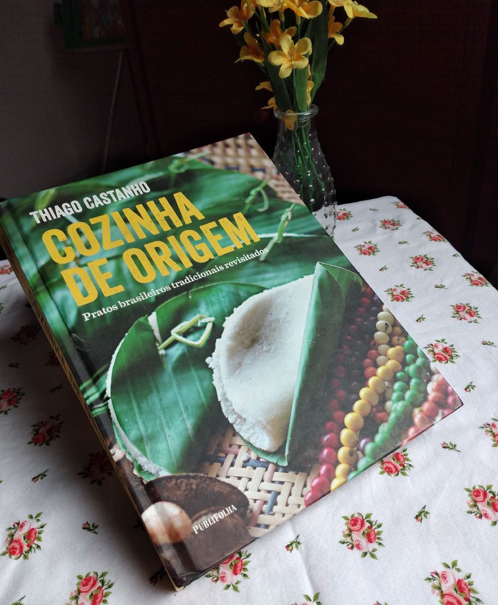 Livro Cozinha de Origem: Pratos Brasileiros Tradicionais | Móvel