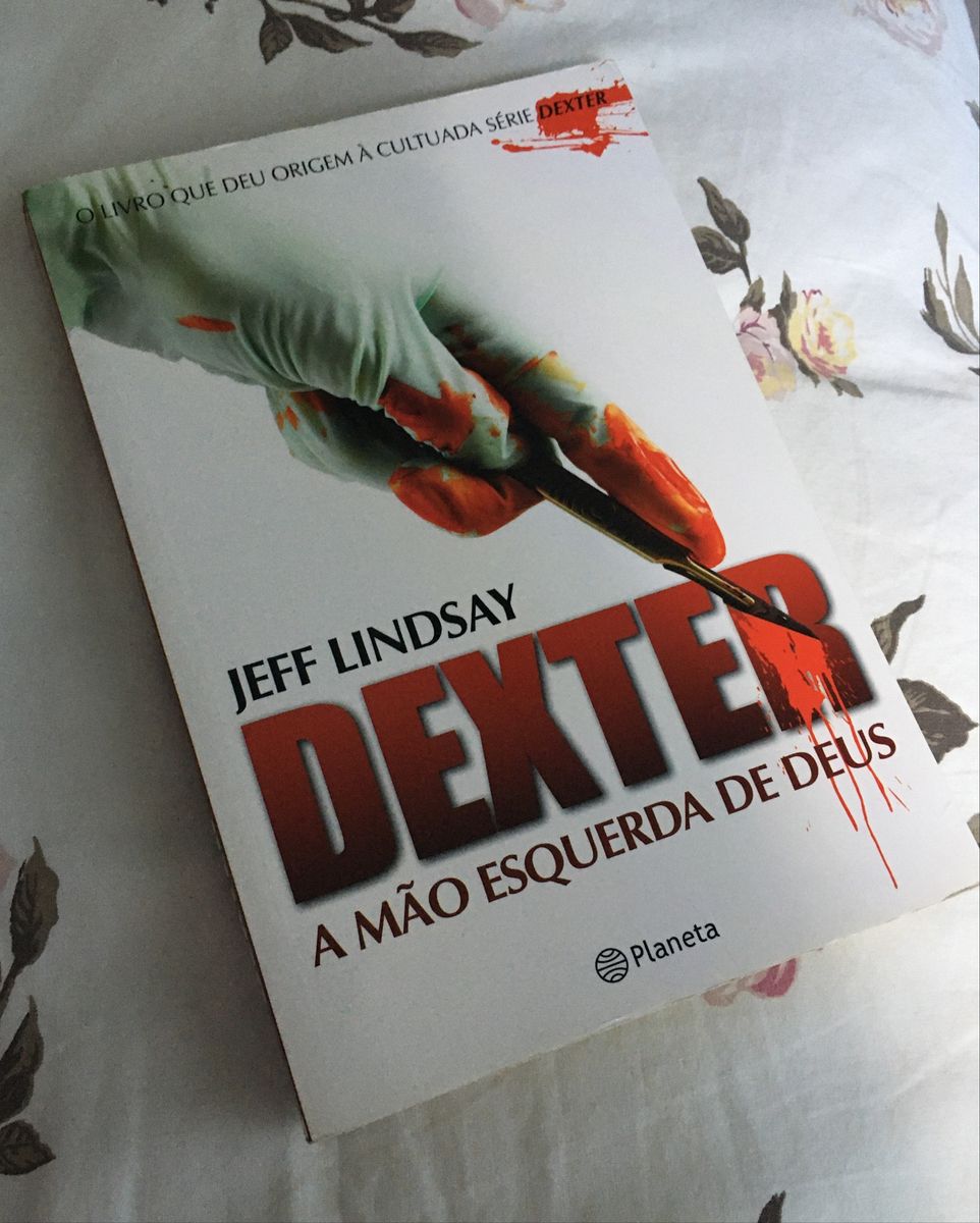 Livro da Série Dexter | Livro Planeta Usado 42876027 | enjoei