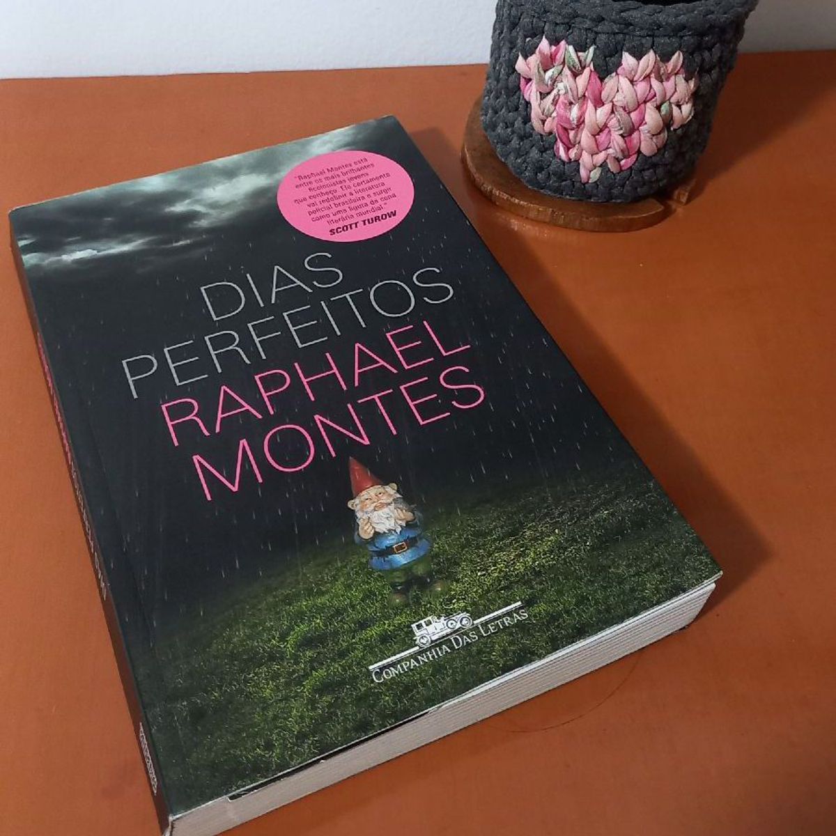 Livro Dias Perfeitos de Raphael Montes | Livro Companhia Das Letras ...