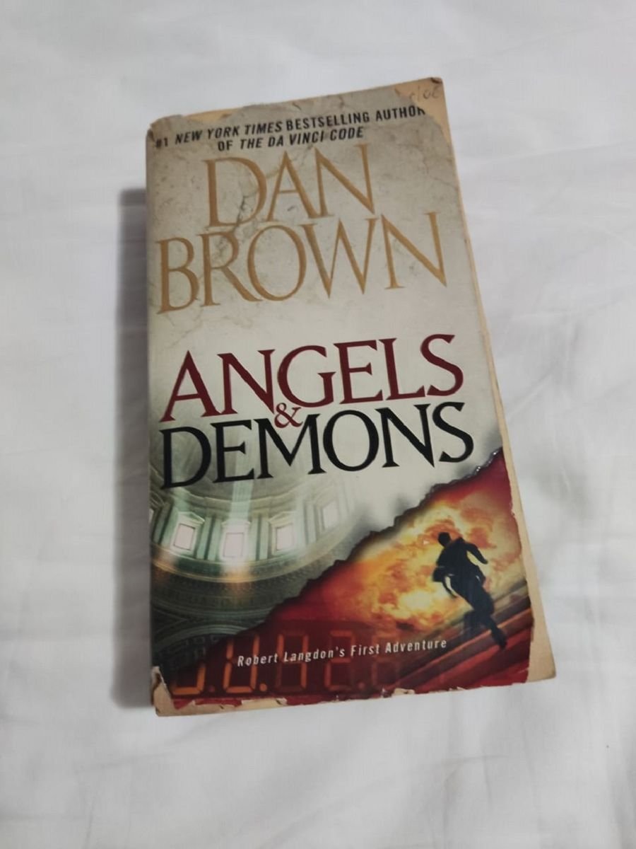  Anjos e Demônios: 9788599296394: Dan Brown: Books