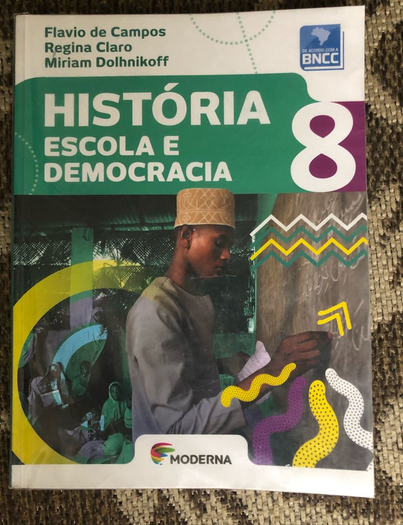 Livro História Escola e Democracia 8 Ano | Livro Usado 51350628 | enjoei