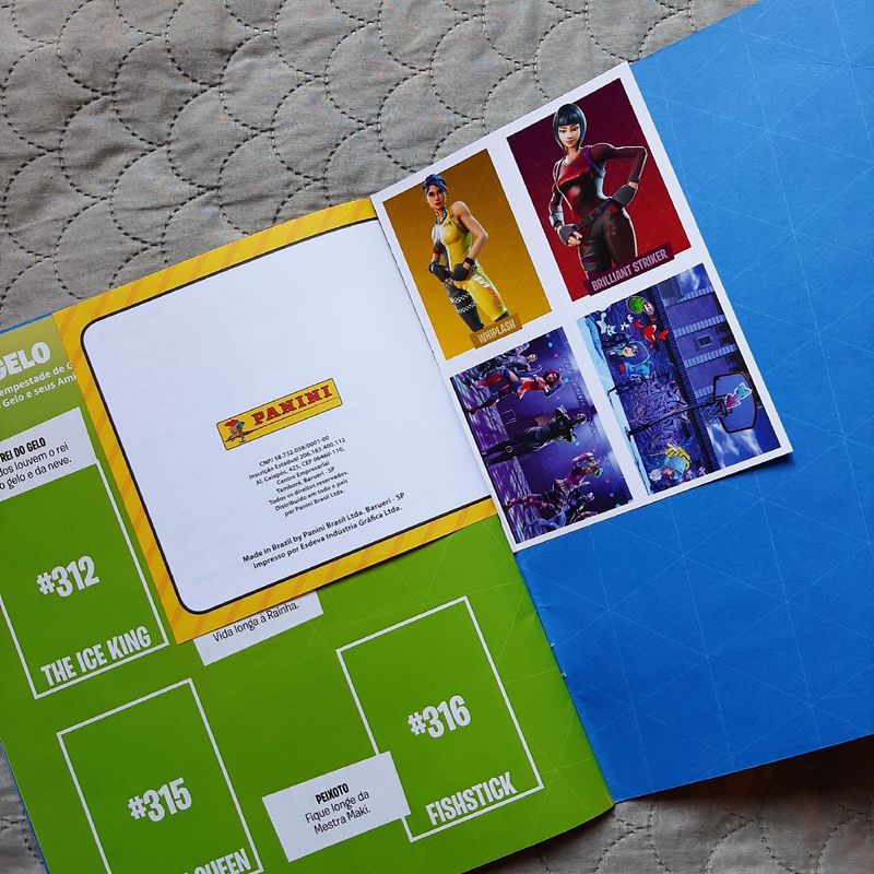 Starter Pack Fortnite Livro Ilustrado + 40 Envelopes 200 Fig