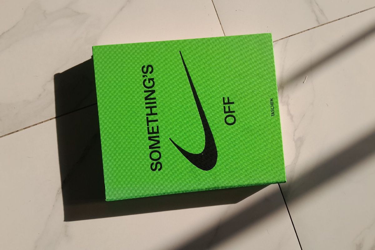 Livro Nike Virgil Abloh Icons Icons Something'S Off Taschen