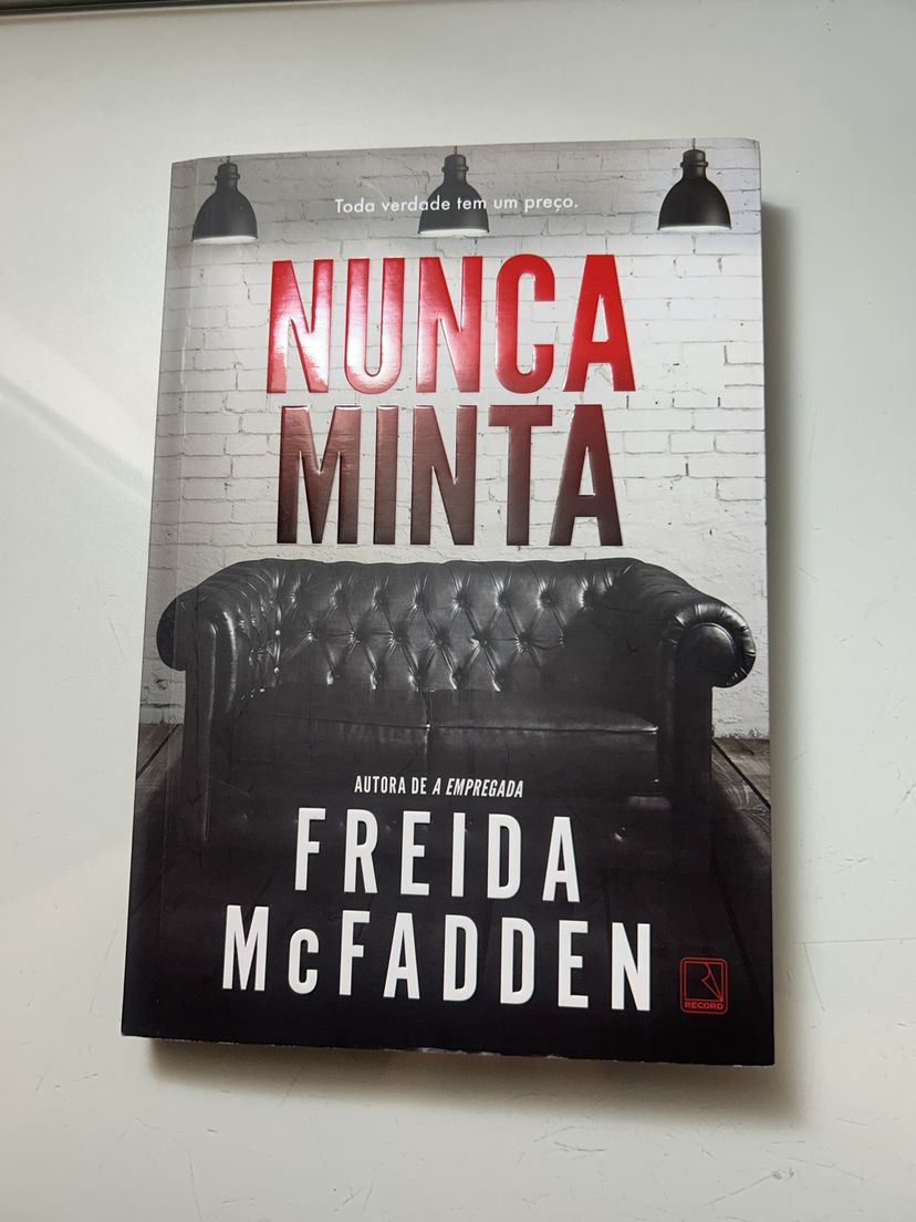 Livro Nunca Minta Freida Mcfadden | Livro Record Usado 140387949 | enjoei