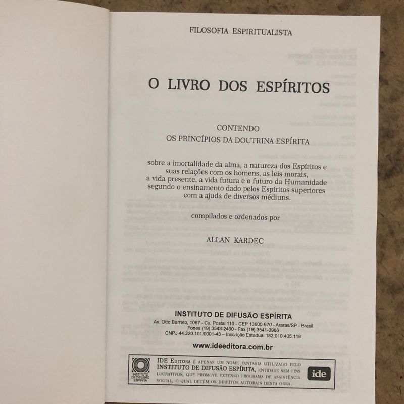 O Livro dos Espíritos (Em Portuguese do Brasil) - Allan Kardec:  9788579430336 - AbeBooks