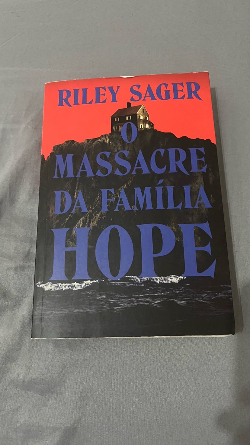 Livro O Massacre da Família Hope Riley Sager | Livro Usado 140931469 ...