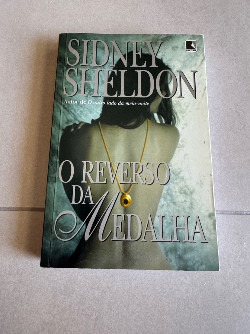 Livro O Reverso da Medalha Sidney Sheldon | Livro Record Usado ...