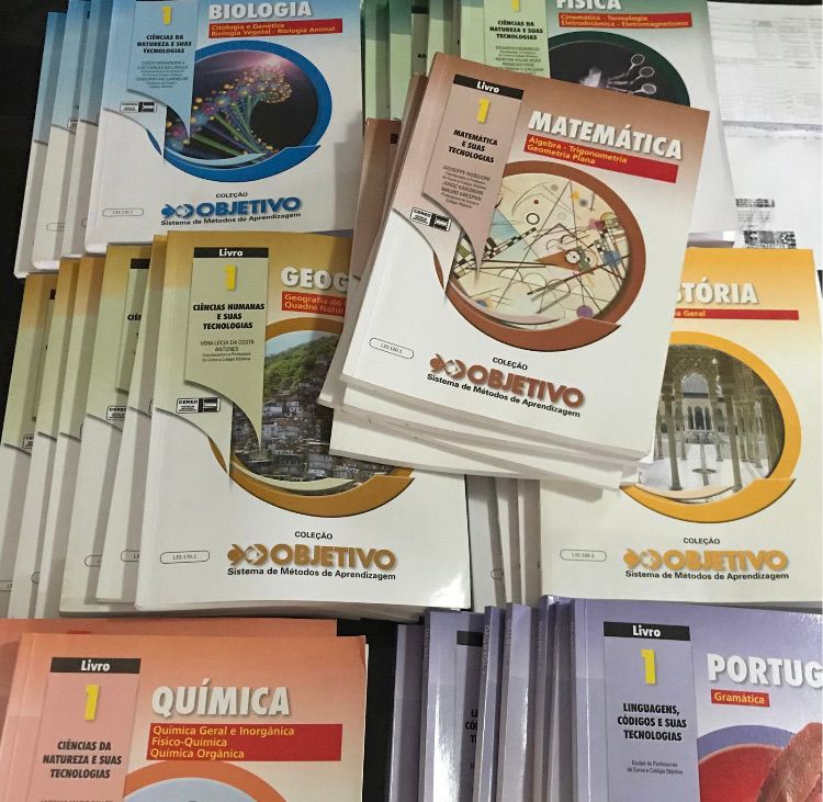 Livros Novos! Objetivo 2025 Cursinho Vestibular Poliedro Medicina Enem ...