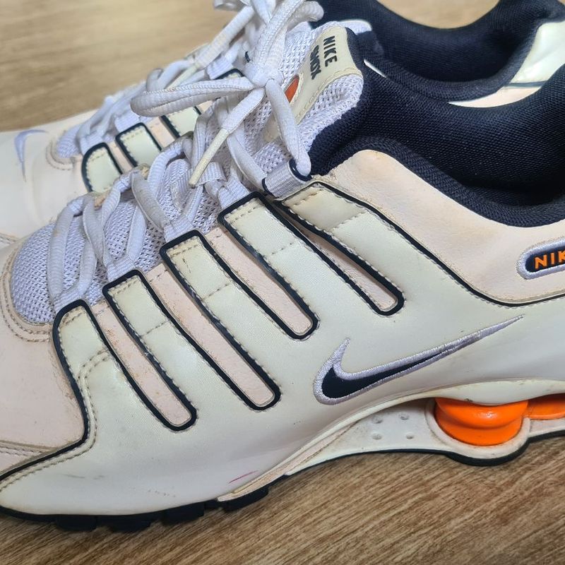 Nike shox branco store couro