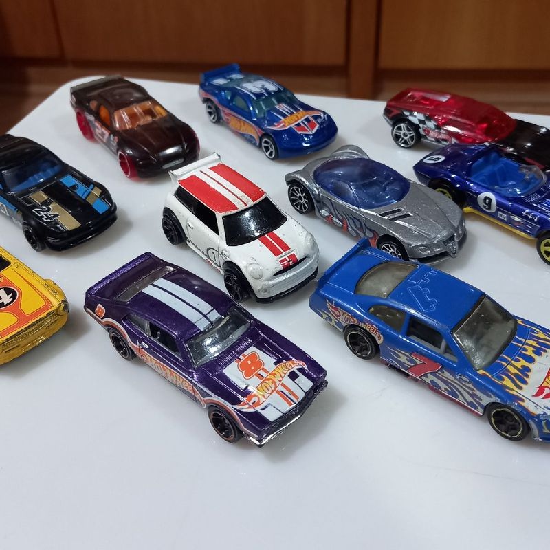 Lote de 8 carros de corrida Hot Wheels 1990-2000 em estado 1/64 muito bom a  EX