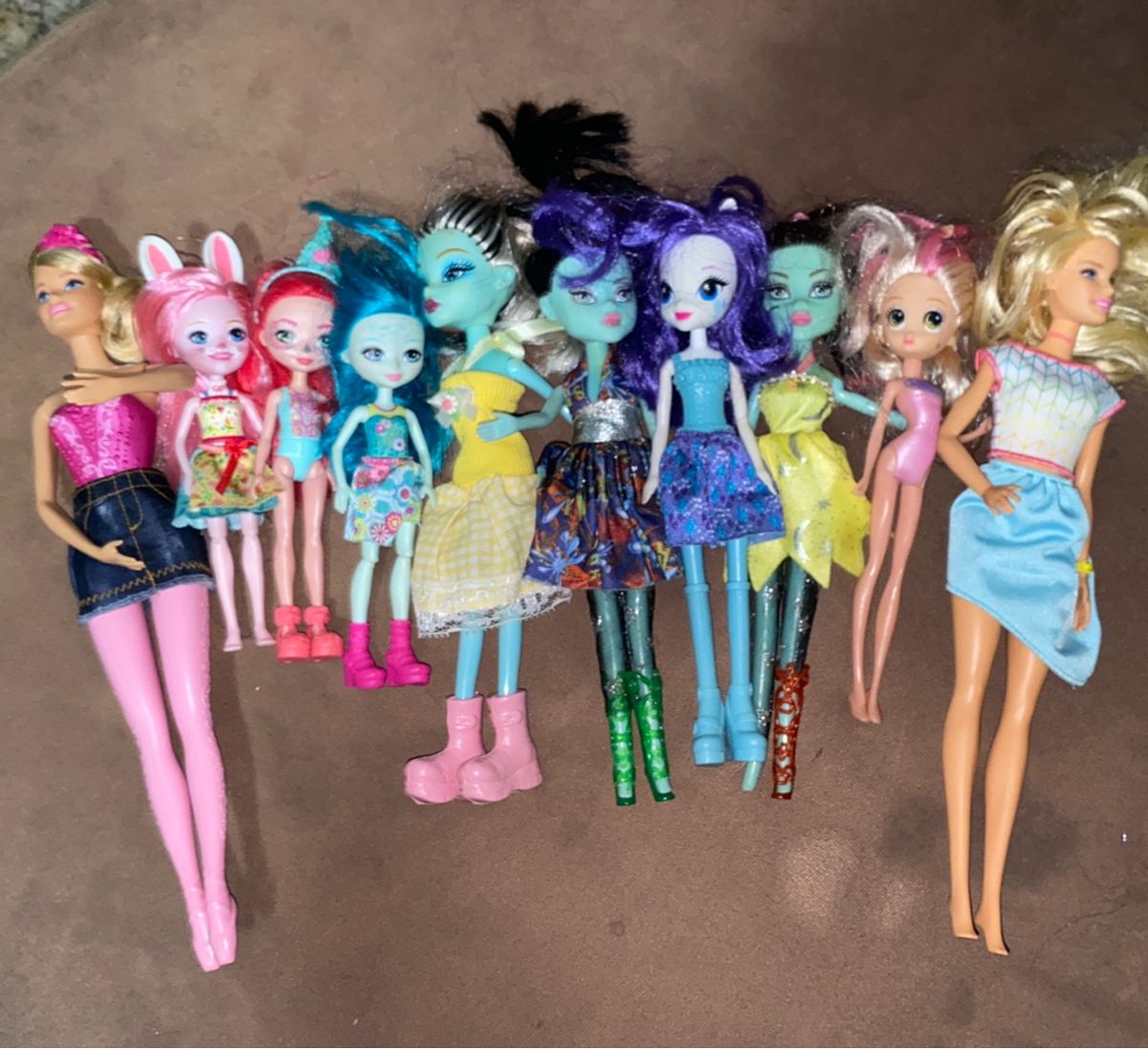 Bonecas Monster High superam Barbie em vendas - Época Negócios