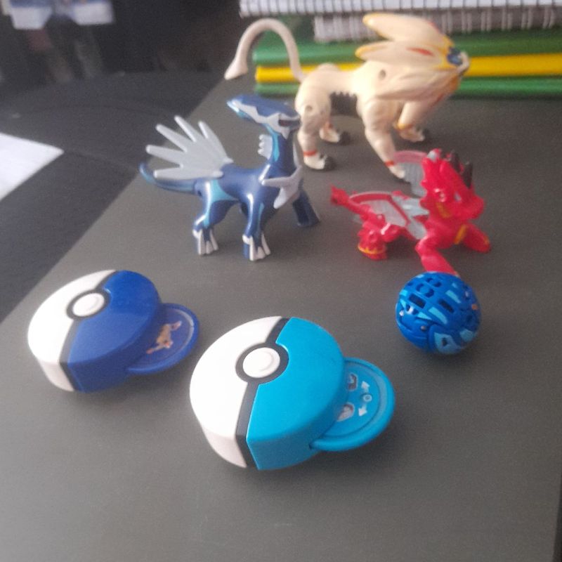 5 NOVOS BRINQUEDOS POKÉMON em segunda mão durante 45 EUR em