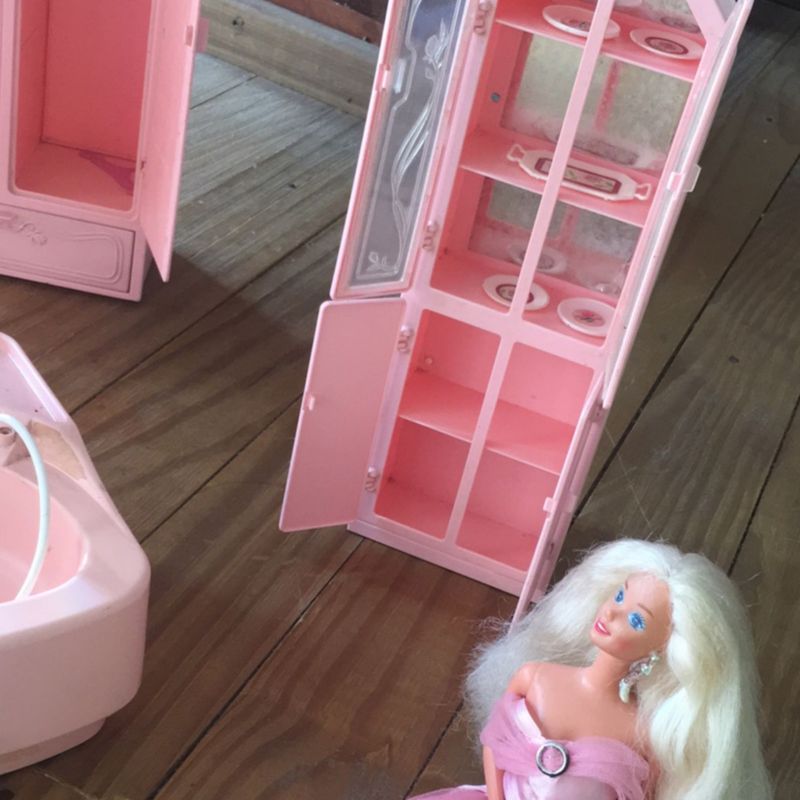 Dos tazos às Barbies brasileiras: seus brinquedos antigos podem valer  bastante