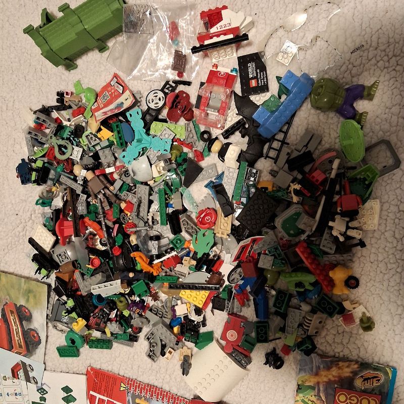 Lote de Peças Aleatórias de Bloco de Montar Lego Similar Brinquedo para  Bebês Usado 106117900 enjoei