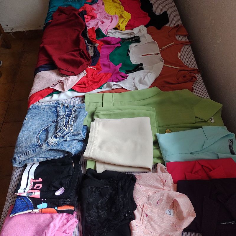 Lote de Roupas, Bolsas e Calçado. | Camiseta Feminina Diversas Usado  96503897 | enjoei