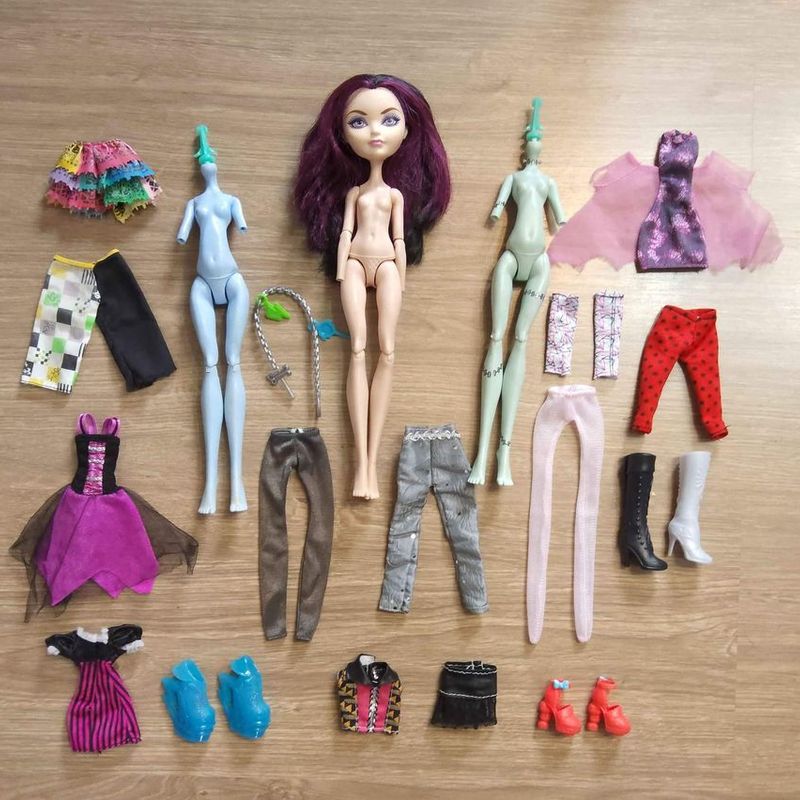 Lote de Sucatas de Monster High e Ever After High, com Avarias, para Custom  Brinquedo Mattel Usado 104498906 enjoei