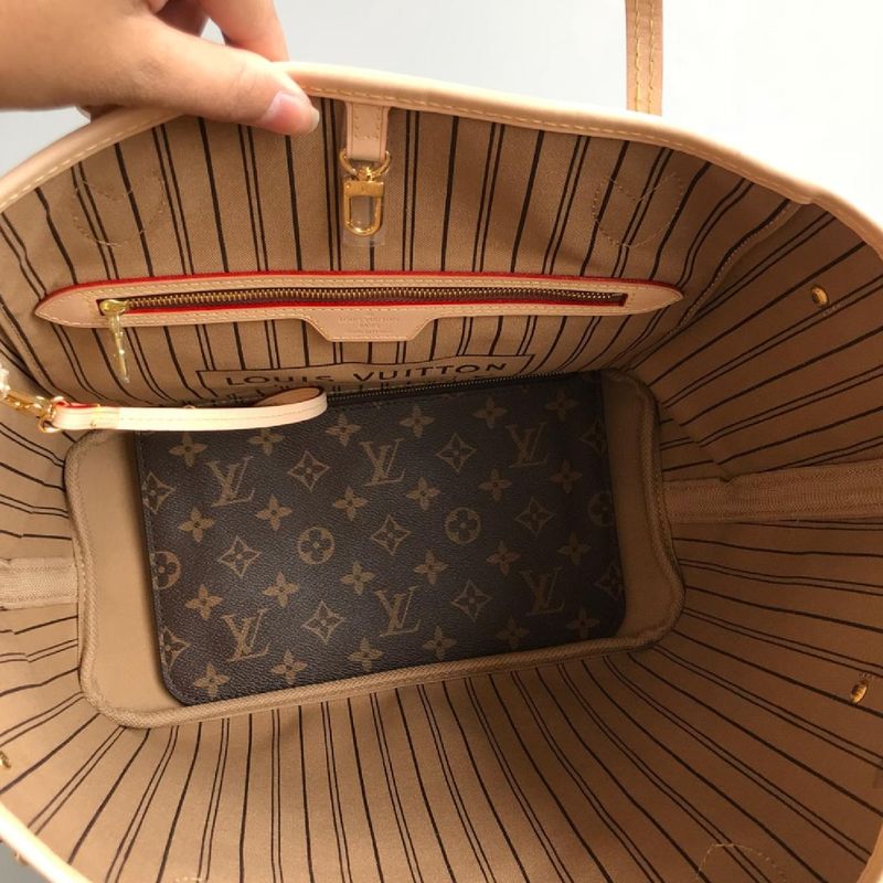 Mala de Mão Louis Vuitton Réplica | Bolsa de mão Feminina Louis Vuitton  Nunca Usado 47554237 | enjoei