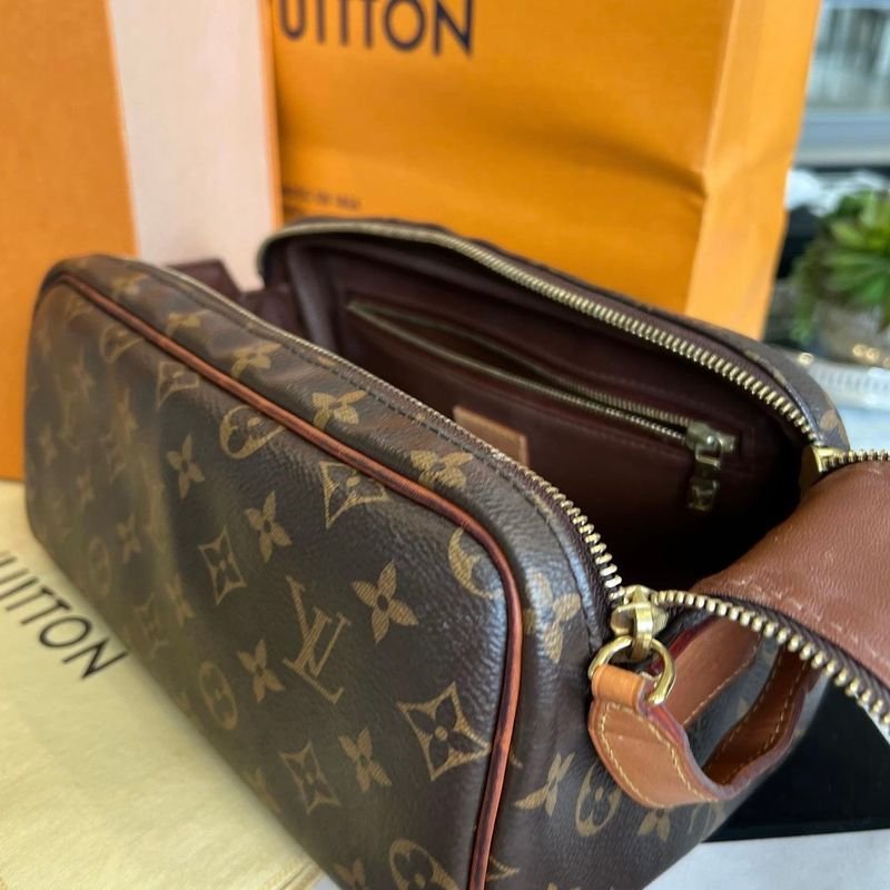 Necessaire Louis Vuitton Preta