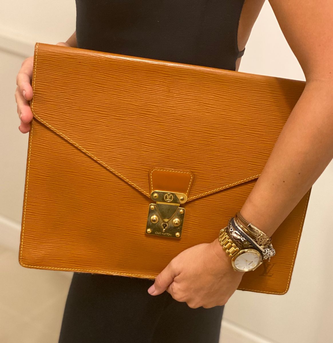 Louis Vuitton Pasta Bolsa de mão Feminina Louis Vuitton Usado