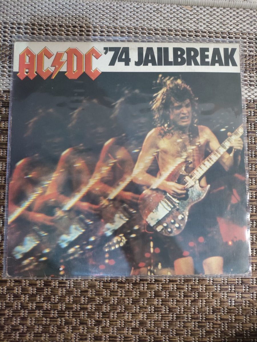 Lp Ac Dc - ;74 Jailbreak | Item de Música Usado 123401571 | enjoei