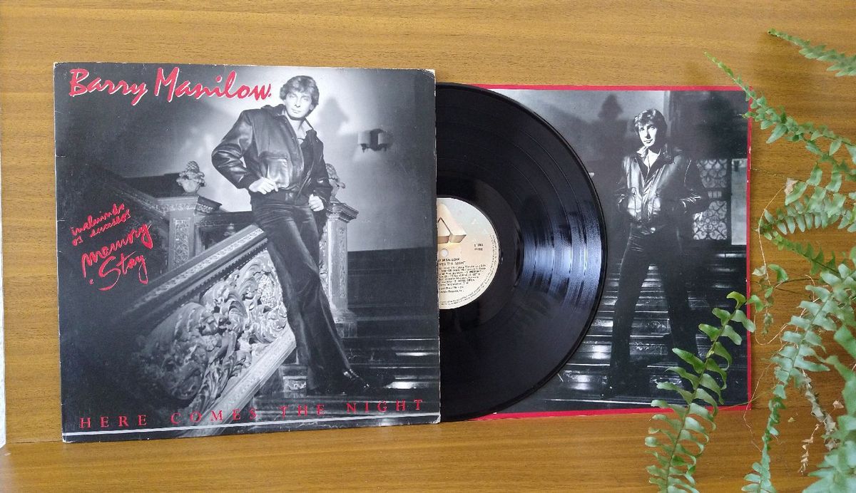 Lp Barry Manilow Here Comes The Night Encarte) Item de Música