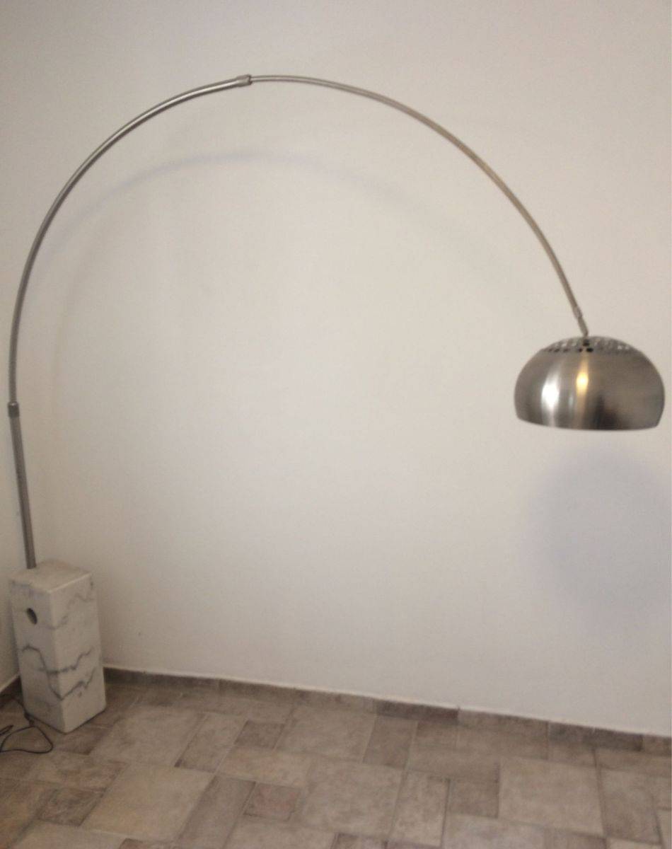 Luminária de Piso Arco Móvel p/ Iluminação Usado 21880057 enjoei