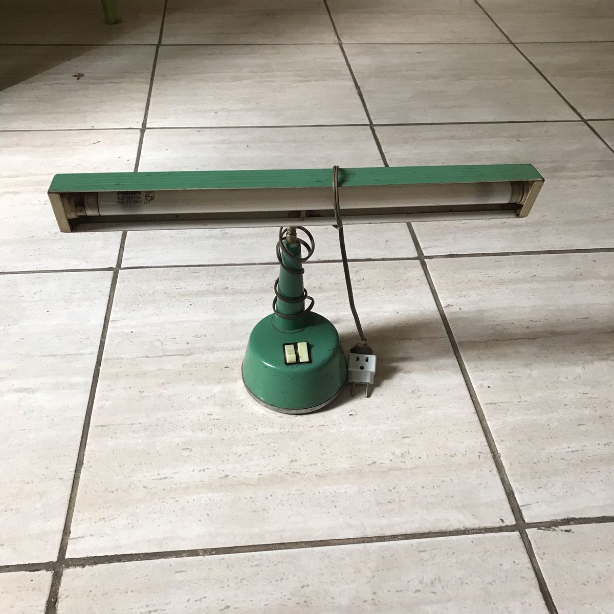 Luminaria Industrial Antiga Verde Móvel p/ Iluminação Acervo Usado