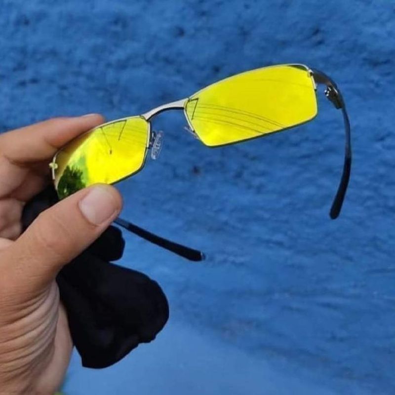 Óculos de sol lupinha