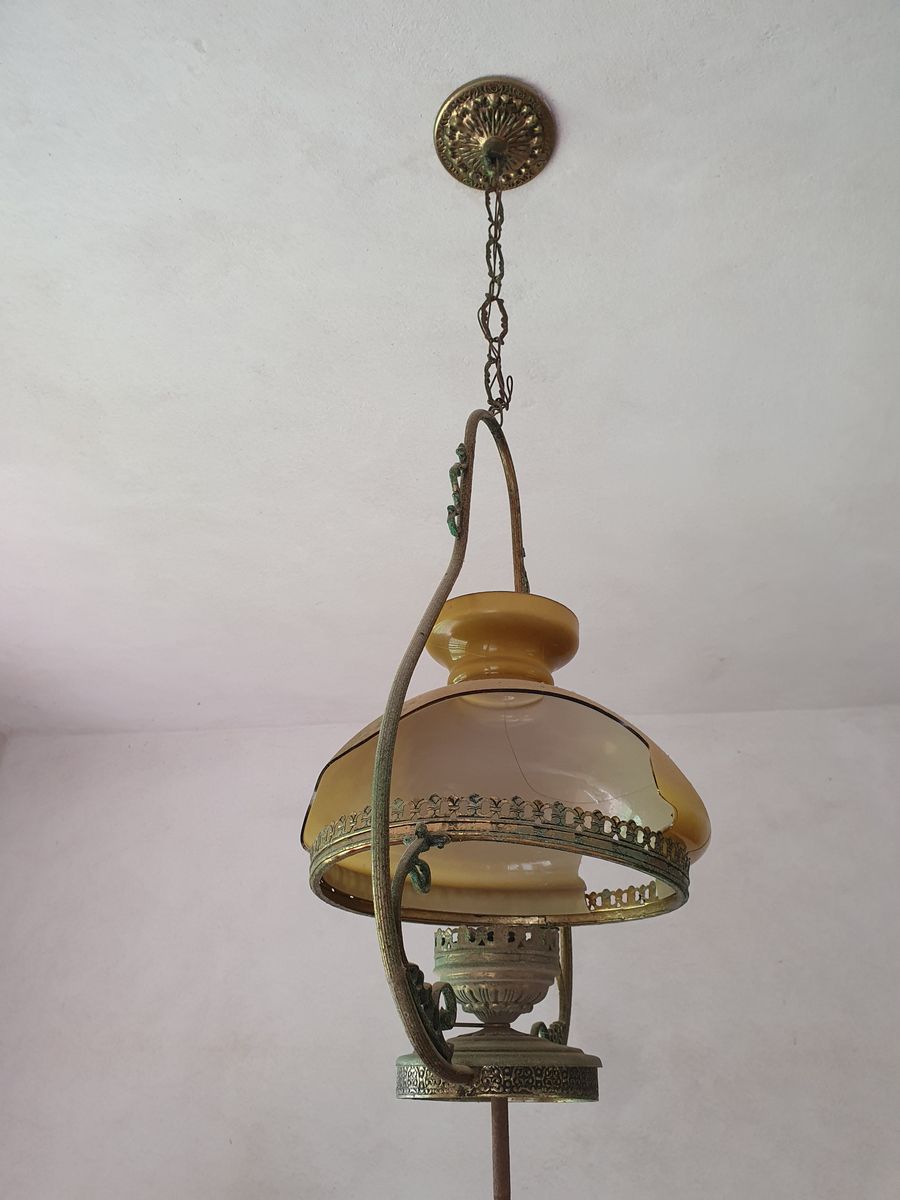 Lustre em Metal Cúpula de Opalina Luminária de Teto Antiga Produto