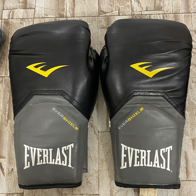 Luva de best sale boxe everlast 12oz