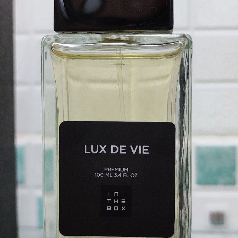 Lux de Vie - Inspiração Olfativa La Vie Est Belle - 100ml | Perfume  Feminino In The Box Usado 85464134 | enjoei